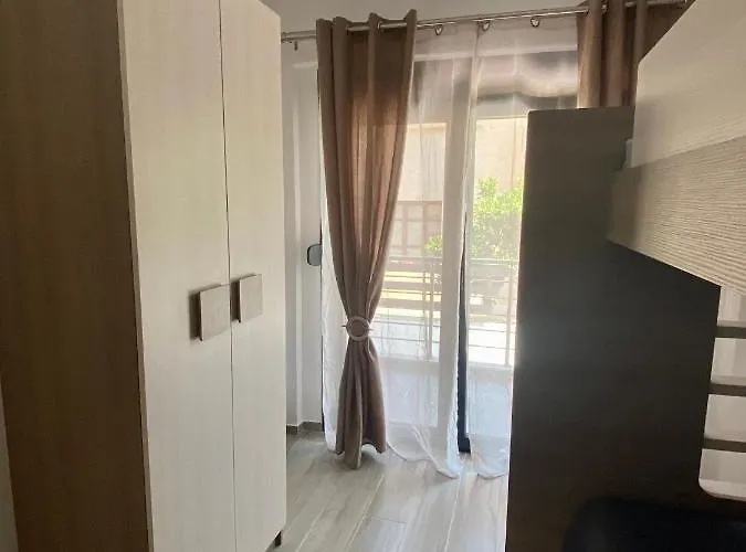 Lux Nea Kallikratia * Nea Kallikrateia